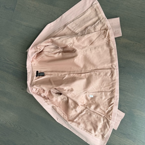 BCBG Max Azria Blazer and matching trousers. 2 Piece Set. - Picture 5 of 9